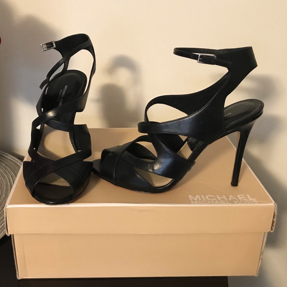 Michael Kors Collection Leather Heels size…